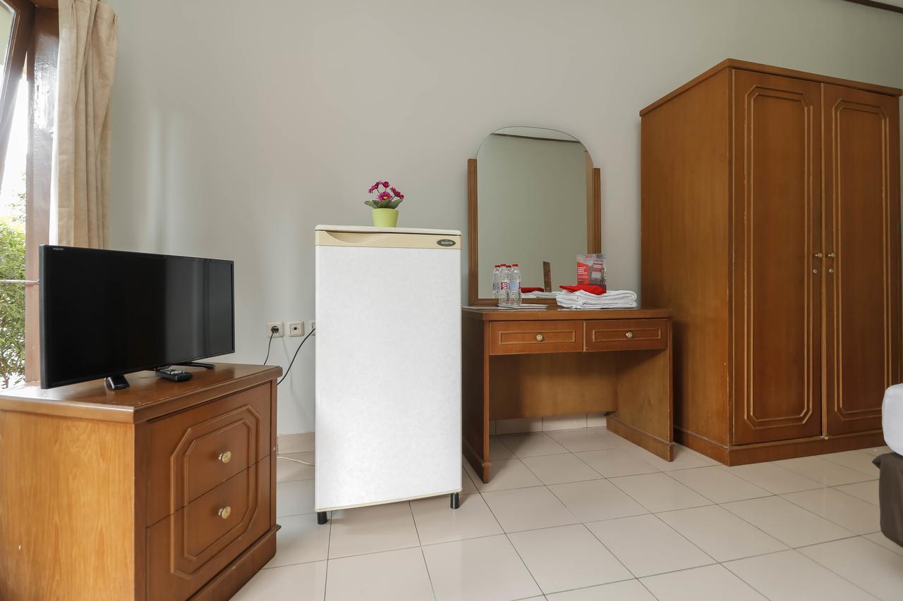 Reddoorz Plus @ Karet Pedurenan 3 Джакарта Екстериор снимка