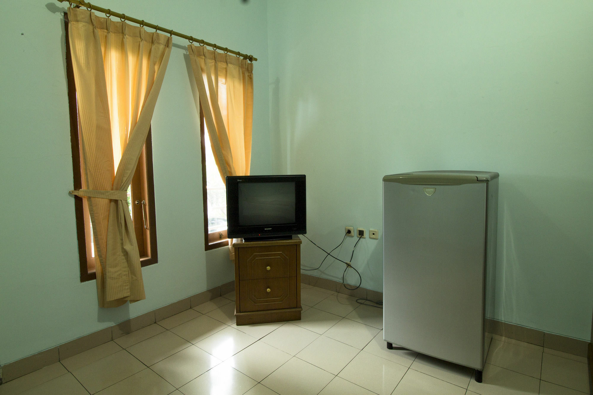 Reddoorz Plus @ Karet Pedurenan 3 Джакарта Екстериор снимка