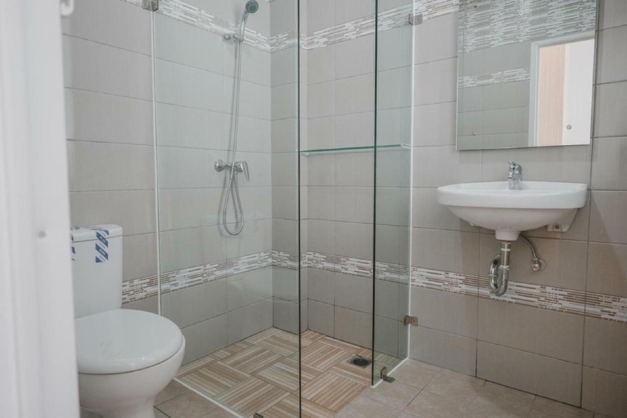 Reddoorz Plus @ Karet Pedurenan 3 Джакарта Екстериор снимка